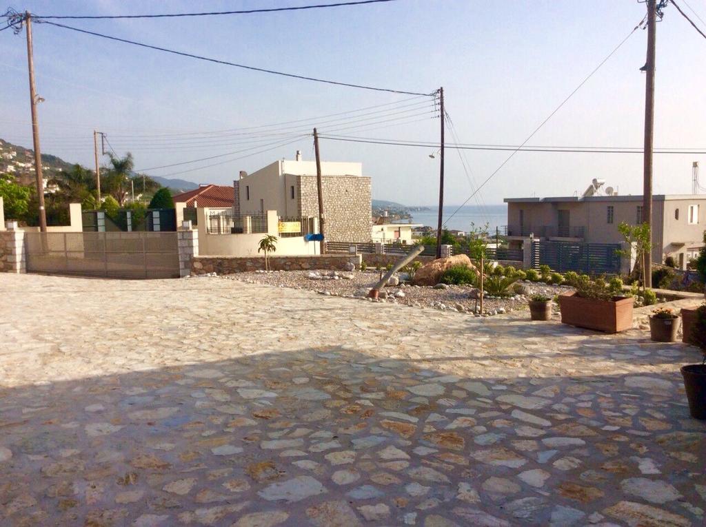 דירות קלמאטה Mountain & Sea מראה חיצוני תמונה